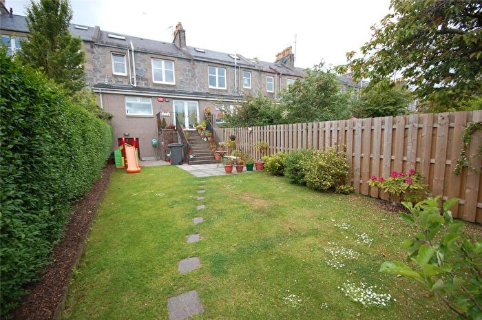 4 Bedroom Terraced House To Rent In Camperdown Road, West End, Aberdeen, AB15