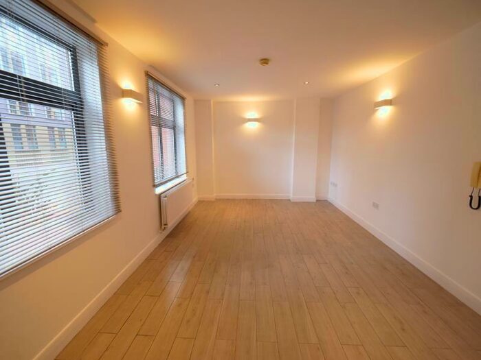 2 Bedroom Apartment To Rent In Tarn House, Manchester, M15