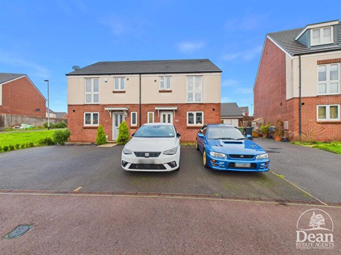 3 Bedroom Terraced House For Sale In Par Four Lane, Lydney, GL15