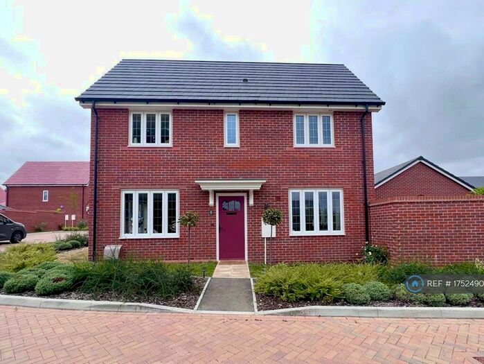 3 Bedroom Detached House To Rent In Sonning Place, Binfield, Bracknell, RG42