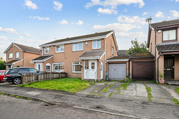 3 Bedroom Semi-Detached House For Sale In Foxglove Place, Glasgow, G53