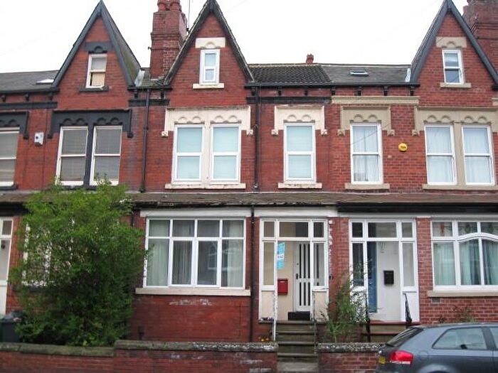4 Bedroom Terraced House For Sale In Roman Place, Leeds, West Yorkshire, LS8
