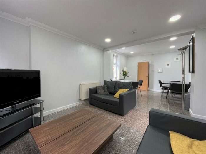 7 Bedroom Terraced House To Rent In Daniel Street, Cardiff, CF24