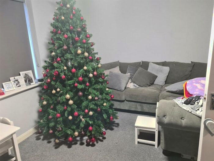 2 Bedroom Apartment To Rent In Groveside Close, Carshalton, SM5