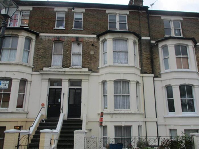1 Bedroom Flat To Rent In Devereux Road, Southend On Sea, SS1