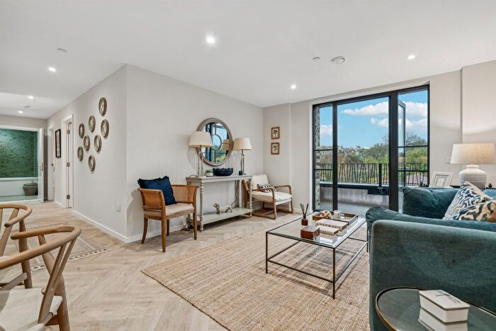 2 Bedroom Flat For Sale In Fallsbrook Road, London, SW16