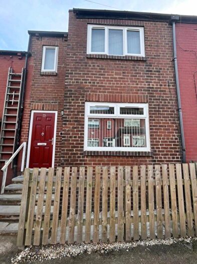 2 Bedroom House To Rent In Aviary Place, Armley, Leeds, ., LS12