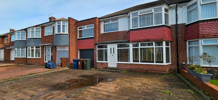 4 Bedroom Semi-Detached House To Rent In Montagu Avenue, Newcastle Upon Tyne, NE3