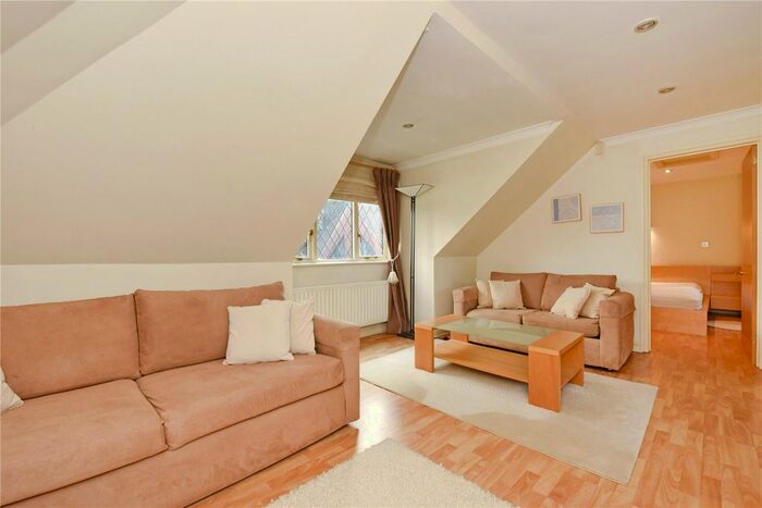 1 Bedroom Flat To Rent In Hambleden, Henley-On-Thames, Oxfordshire, RG9