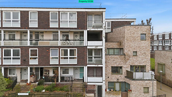 3 Bedroom Apartment For Sale In Kiln Place, London, NW5