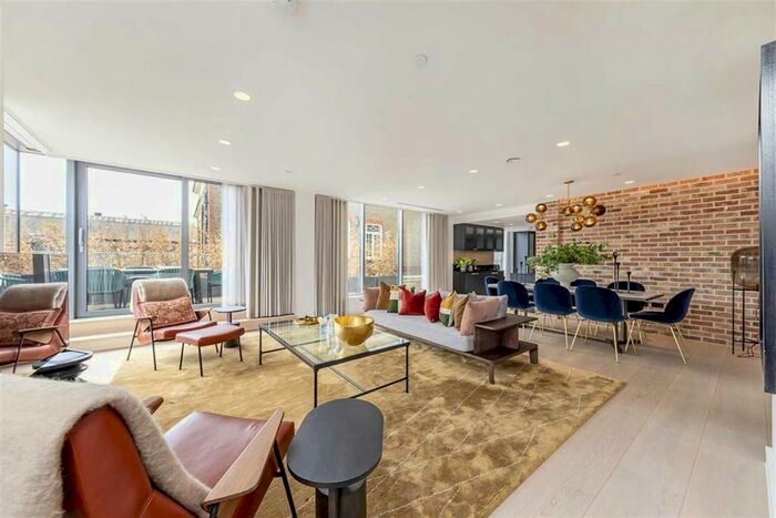 3 Bedroom Flat To Rent In Berwick Street, London, W1F