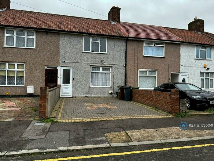 2 Bedroom Terraced House To Rent In Standfield Road, Dagenham, RM10