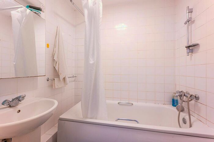 1 Bedroom Flat To Rent In Bromyard Avenue, East Acton, London, W3