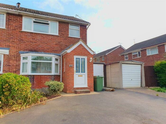 2 Bedroom Semi-Detached House To Rent In Bishops Drive, Kettering, NN15