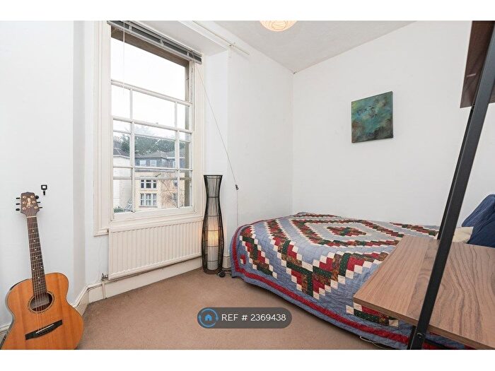 2 Bedroom Flat To Rent In Cotham Grove, Bristol, BS6