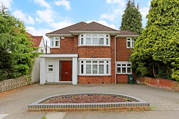 5 Bedroom Detached House To Rent In Edgwarebury Lane Edgware, HA8