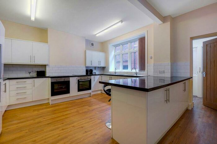 8 Bedroom House To Rent In Station Road West, Canterbury, CT2