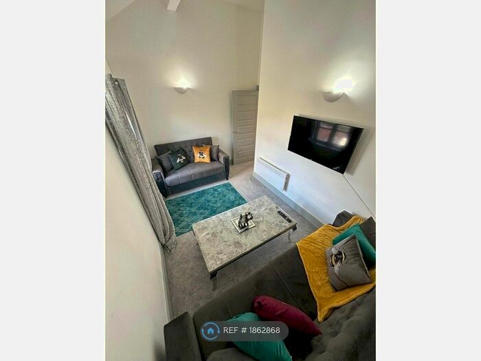 3 Bedroom Flat To Rent In Outwood House, Heald Green, Cheadle, SK8