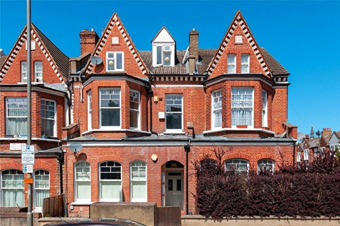 2 Bedroom Flat To Rent In Ritherdon Road, London, SW17