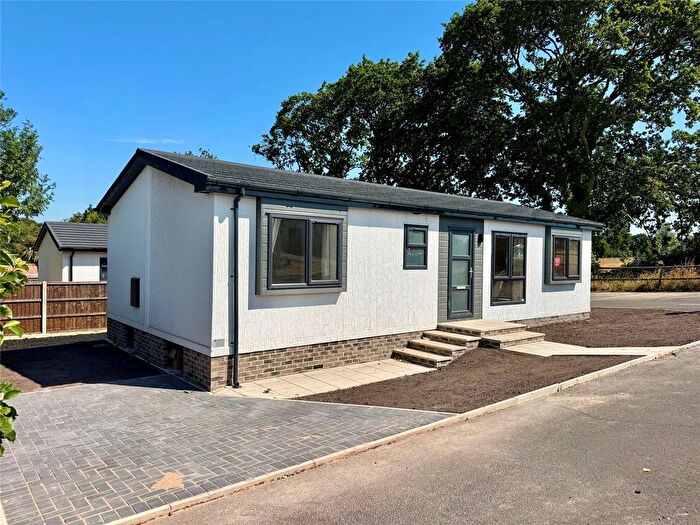 2 Bedroom Mobile/park Home For Sale In Bashley Cross Road, New Milton, Hampshire, BH25