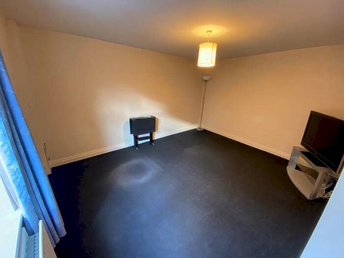 2 Bedroom Apartment To Rent In Old Road Astley Bridge Bolton, BL1