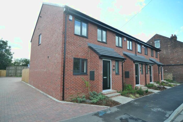 3 Bedroom Town House To Rent In Elm Cottages, Wombwell, S73