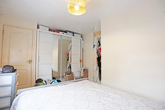 1 Bedroom Flat For Sale In Cranberry Lane, London, E16