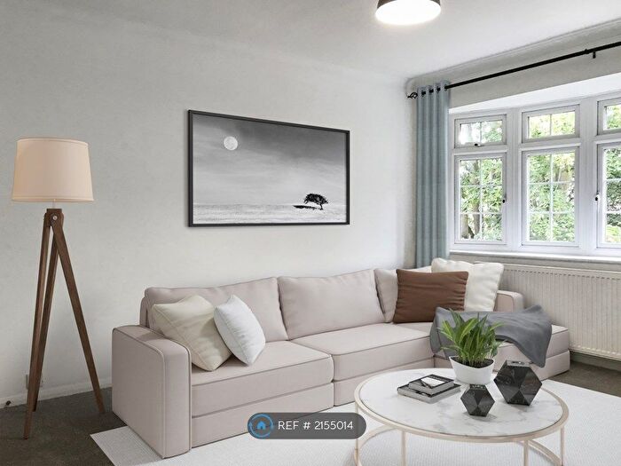 2 Bedroom Flat To Rent In West Road, Maidenhead, SL6