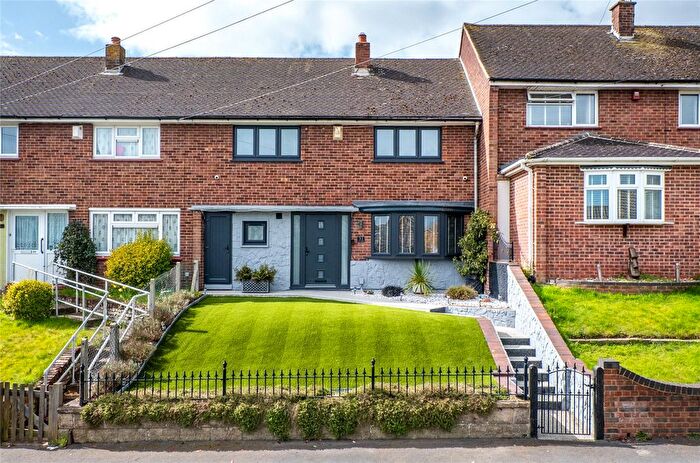 3 Bedroom Terraced House For Sale In Scott Road, Gravesend, Kent, DA12