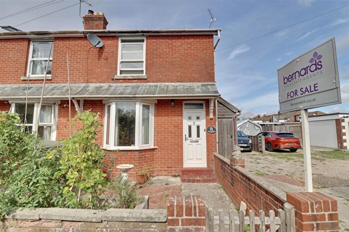 3 Bedroom End Of Terrace House For Sale In South View, Cowplain, Waterlooville, PO8