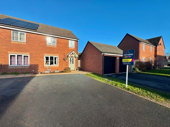 3 Bedroom Semi Detached House For Sale In Feather Lane, Nuneaton, CV10