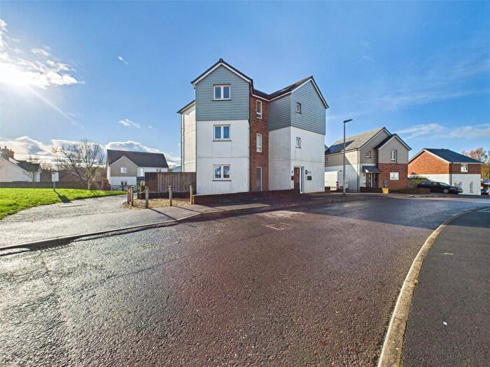 2 Bedroom Flat For Sale In Brooks Avenue, Holsworthy, Devon, EX22