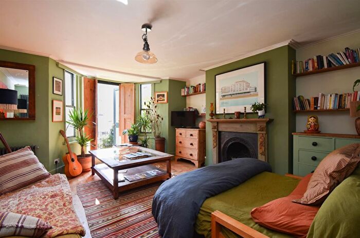 1 Bedroom Flat To Rent In West Hill Road, St. Leonards-On-Sea, TN38