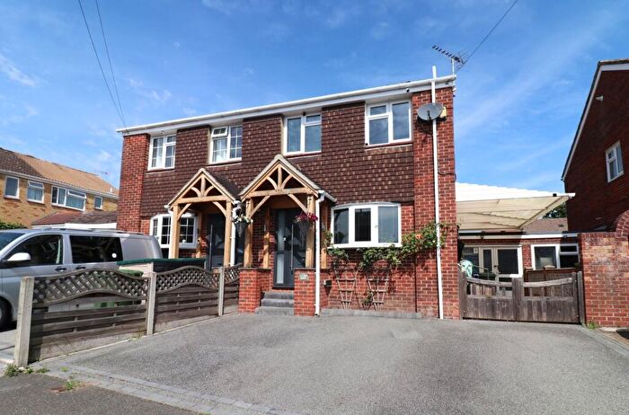 4 Bedroom Semi Detached House For Sale In Sherborne Way, Hedge End, SO30