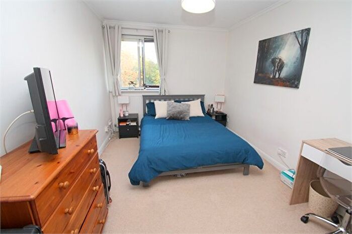 1 Bedroom Flat To Rent In Dunstan Court, Leacroft, Staines-Upon-Thames, TW18