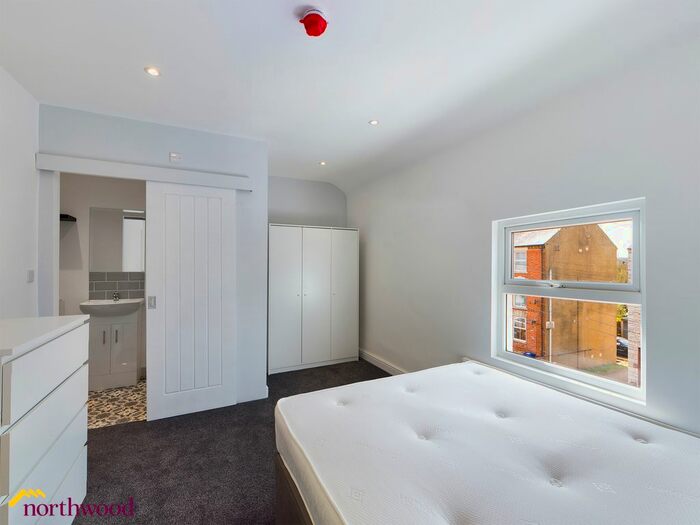 1 Bedroom Flat To Rent In West Street, Banbury, OX16