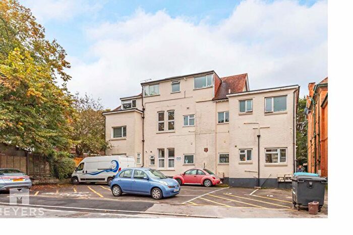 1 Bedroom Apartment For Sale In Eden Roc, Percy Road, Bournemouth, BH5