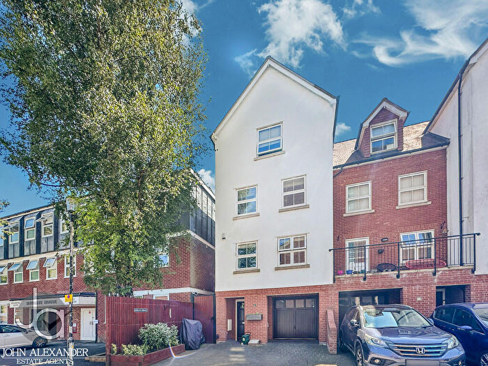 4 Bedroom Town House For Sale In St. Peters Street, Colchester, CO1