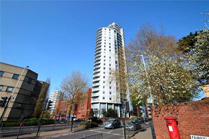 2 Bedroom Flat To Rent In Altitude Apartments, Croydon, CR0