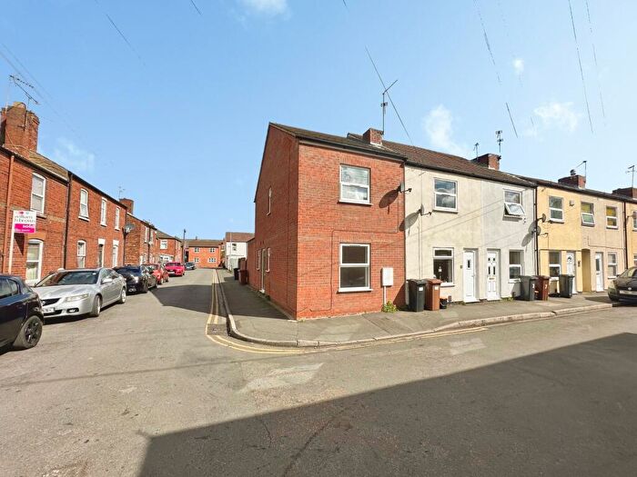 3 Bedroom End Of Terrace House To Rent In Knight Terrace, Lincoln, LN5