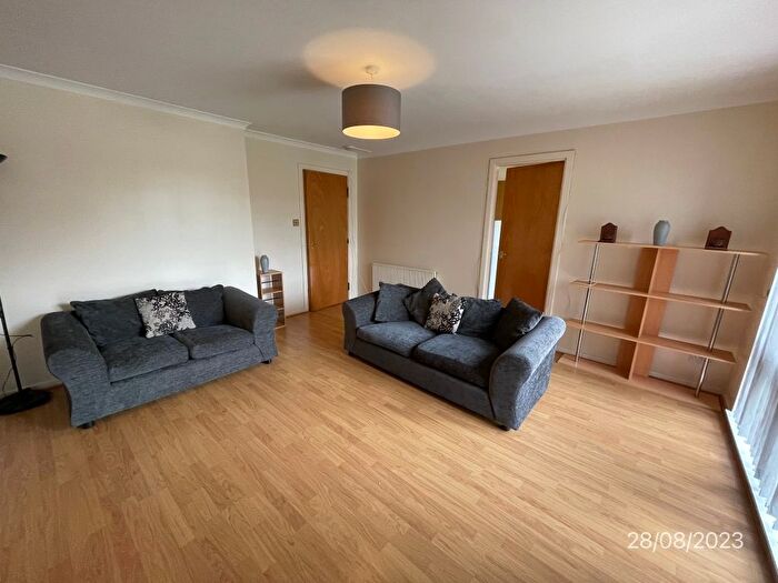 2 Bedroom Flat To Rent In Roslin Place, Second Floor Left, Aberdeen, AB24