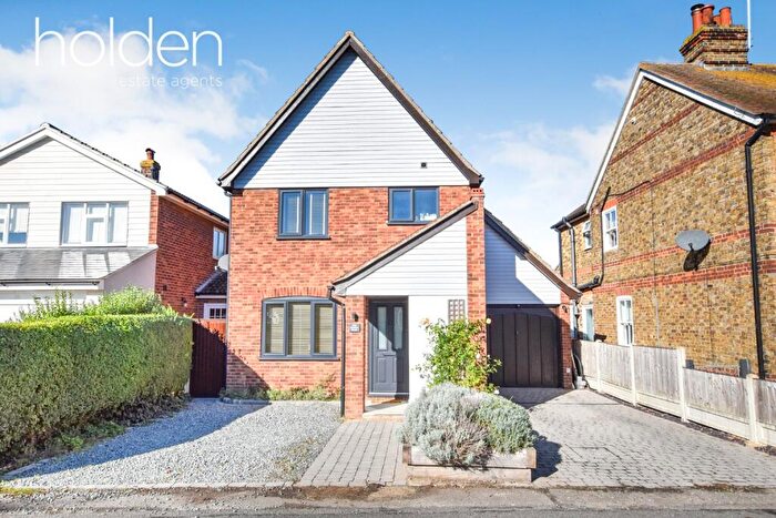 3 Bedroom Detached House For Sale In Basin Road, Heybridge Basin, Maldon, CM9