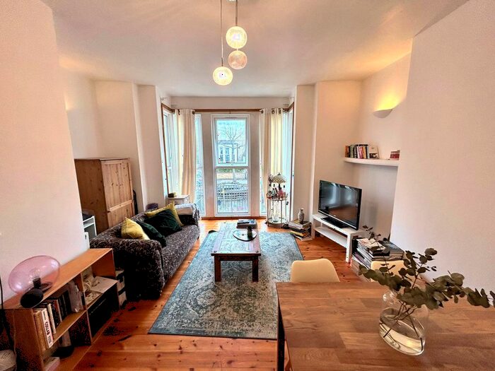 2 Bedroom Flat To Rent In Evering Road, London, E5