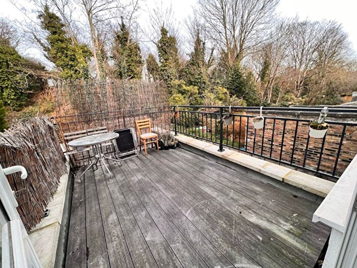 Studio To Rent In Florence Road, London, N4