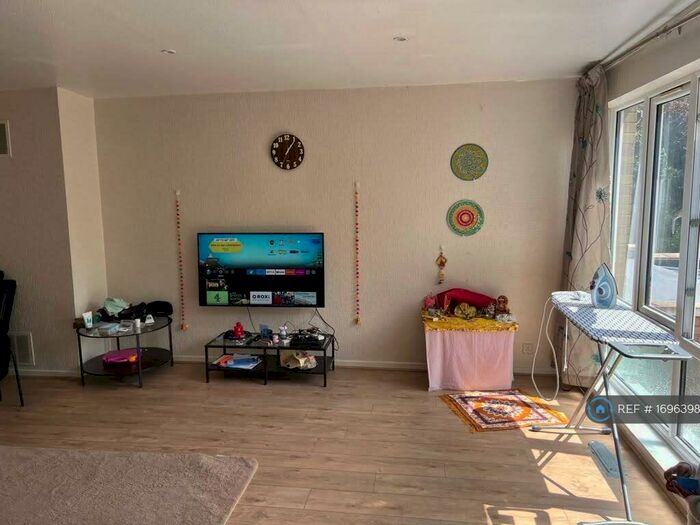 4 Bedroom Terraced House To Rent In Turnpike Link, Croydon, CR0