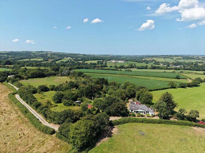 6 Bedroom Property For Sale In Tremaine, Launceston, PL15