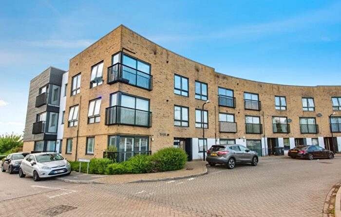 2 Bedroom Flat For Sale In Southfields Green, Gravesend, DA11