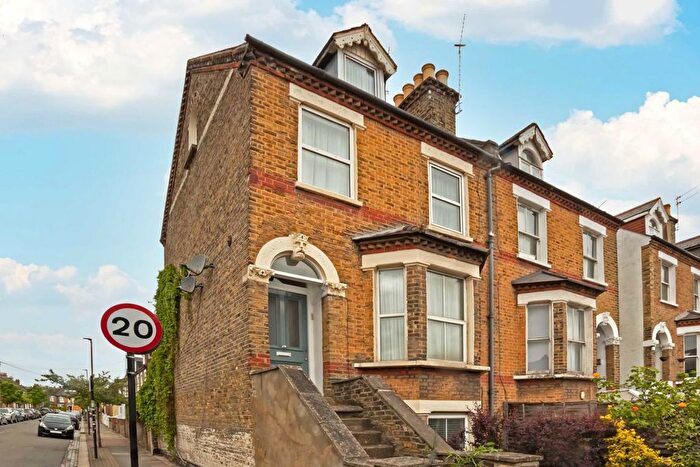 1 Bedroom Flat To Rent In Merton Road, Wandsworth, SW18