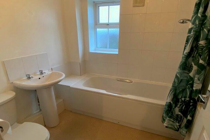 2 Bedroom Flat To Rent In Balby Road, Doncaster DN4