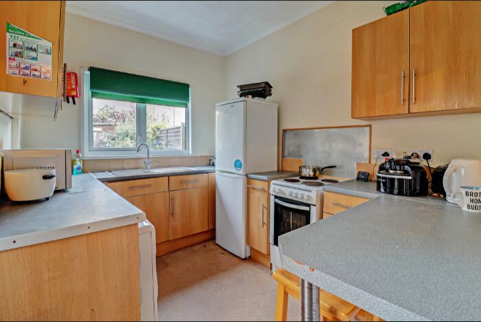 5 Bedroom House To Rent In Montgomerie Road, Southsea, PO5